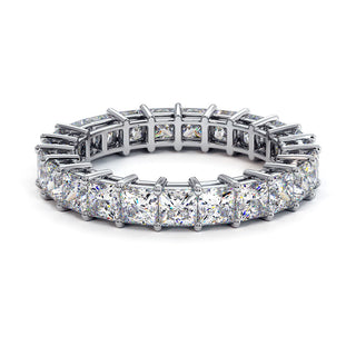 Alliance Montaigne Diamants Princesses, tour complet de diamants princesses de laboratoire, or blanc 18 carats ou platine 950 — Maison Laveran Paris