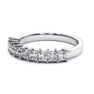 Demi-Alliance Montaigne Diamants Princesses, diamants de laboratoire, or blanc 18 carats ou platine 950 — Maison Laveran Paris