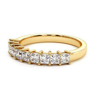 Demi-Alliance Montaigne Diamants Princesses, diamants de laboratoire, or jaune 18 carats — Maison Laveran Paris