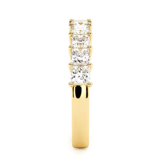 Demi-Alliance Concorde Diamants Princesses, diamants de laboratoire, or jaune 18 carats — Maison Laveran Paris