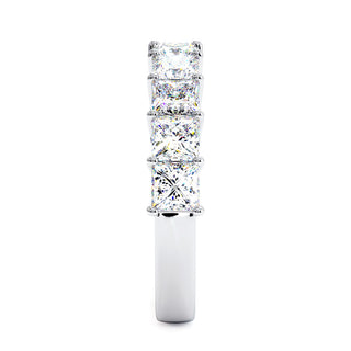 Demi-Alliance Concorde Diamants Princesses, diamants de laboratoire, or blanc 18 carats ou platine 950 — Maison Laveran Paris