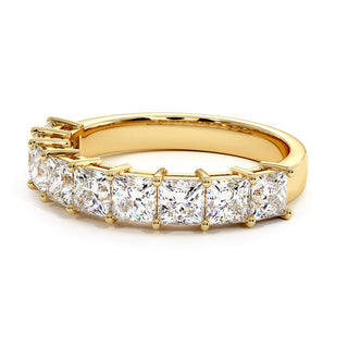 Demi-Alliance Concorde Diamants Princesses, diamants de laboratoire, or jaune 18 carats — Maison Laveran Paris