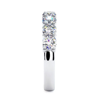 Demi-Alliance Montaigne Diamants Ronds 7 pierres, diamants de laboratoire, or blanc 18 carats ou platine 950 — Maison Laveran Paris