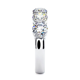 Demi-Alliance Montaigne Diamants Ronds 5 pierres, diamants de laboratoire, or blanc 18 carats ou platine 950 — Maison Laveran Paris