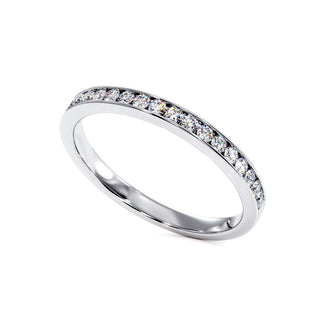 Demi-Alliance Concorde, diamants de laboratoire sertis grain, or blanc 18 carats ou platine 950 — Maison Laveran Paris