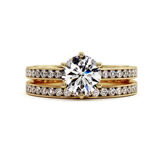 Demi-Alliance Concorde portée avec un solitaire, or jaune 18 carats — Maison Laveran Paris