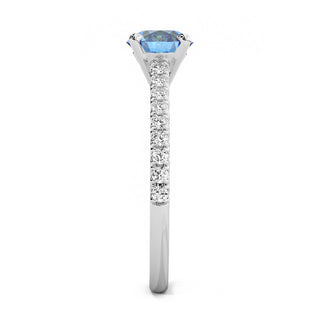 Bague Vendôme Diamant Bleu Rond, diamant de laboratoire bleu, or blanc 18 carats ou platine 950 — Maison Laveran Paris
