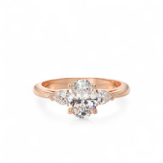 Solitaire Wagram Ovale, trilogie de diamants de laboratoire, or rose 18 carats — Maison Laveran Paris