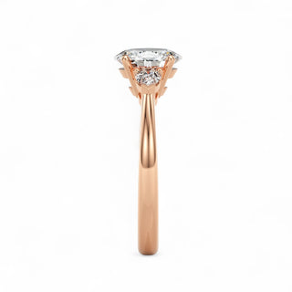 Solitaire Wagram Ovale, trilogie de diamants de laboratoire, or rose 18 carats — Maison Laveran Paris