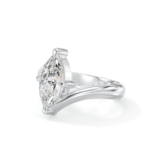 Solitaire Marquise Élysée, diamant de laboratoire taille marquise, or blanc 18 carats ou platine 950 — Maison Laveran Paris