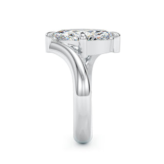 Solitaire Marquise Élysée, diamant de laboratoire taille marquise, or blanc 18 carats ou platine 950 — Maison Laveran Paris