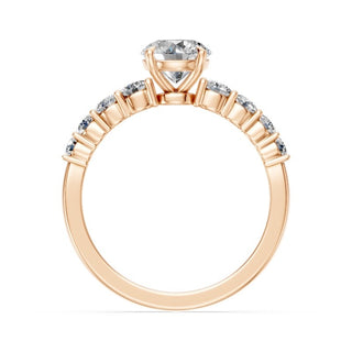 Bague de fiançailles Batignolles, solitaire diamant rond et épaulements sertis de diamants dégressifs, or rose 18 carats — Maison Laveran Paris