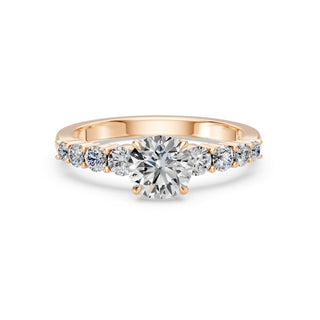 Bague de fiançailles Batignolles, solitaire diamant rond et épaulements sertis de diamants dégressifs, or rose 18 carats — Maison Laveran Paris