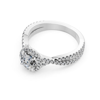 Bague de fiançailles Alma, solitaire diamant rond, halo et jonc entrelacé pavé, or blanc 18 carats ou platine 950 — Maison Laveran Paris
