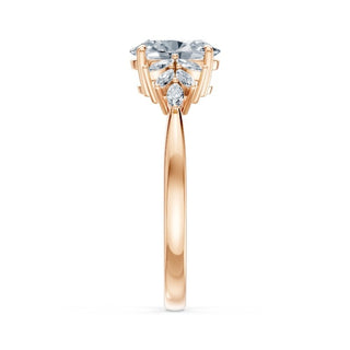 Bague de fiançailles Rive Gauche, diamant ovale et diamants marquises en épaulement, or rose 18 carats — Maison Laveran Paris