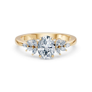 Bague de fiançailles Rive Gauche, diamant ovale et diamants marquises en épaulement, or jaune 18 carats — Maison Laveran Paris