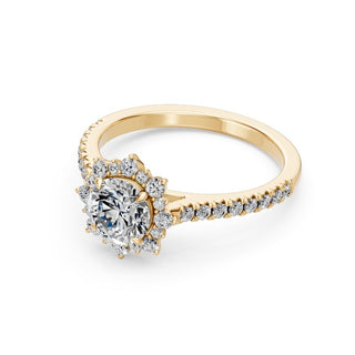 Bague de fiançailles Bastille, solitaire diamant rond, halo fleur et jonc pavé, or jaune 18 carats — Maison Laveran Paris
