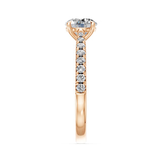 Bague de fiançailles Solitaire Cadet, diamant rond sur monture cathédrale quatre griffes, or rose 18 carats — Maison Laveran Paris
