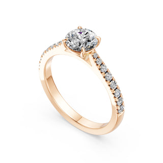 Bague de fiançailles Solitaire Cadet, diamant rond sur monture cathédrale quatre griffes, or rose 18 carats — Maison Laveran Paris