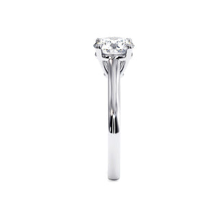 Bague Montaigne Diamant Rond, solitaire diamant de laboratoire, or blanc 18 carats ou platine 950 — Maison Laveran Paris