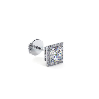 Boucles d'Oreilles Odéon Diamant Princesse, halo de diamants de laboratoire, or blanc 18 carats ou platine 950 — Maison Laveran Paris