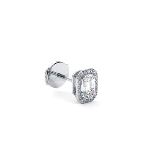 Boucles d'Oreilles Odéon Diamant Taille Émeraude, halo de diamants de laboratoire, or blanc 18 carats ou platine 950 — Maison Laveran Paris