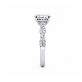 Bague Cardinet, solitaire diamant rond sur jonc torsadé pavé, or blanc 18 carats ou platine 950 — Maison Laveran Paris