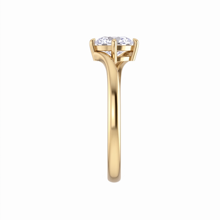 Bague Louvre Rond, solitaire diamant rond sur jonc torsade, or jaune 18 carats — Maison Laveran Paris