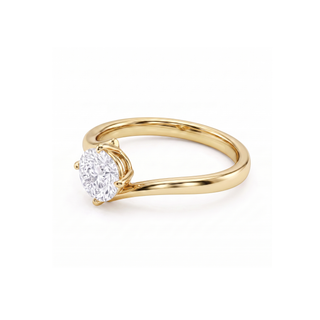 Bague Louvre Rond, solitaire diamant rond sur jonc torsade, or jaune 18 carats — Maison Laveran Paris