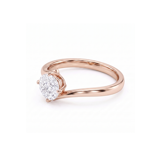 Bague Louvre Rond, solitaire diamant rond sur jonc torsade, or rose 18 carats — Maison Laveran Paris