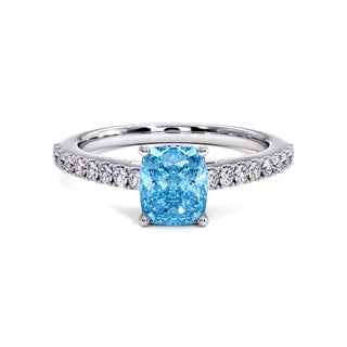Bague Montaigne Coussin, diamant bleu de laboratoire, or blanc 18 carats ou platine 950 — Maison Laveran Paris
