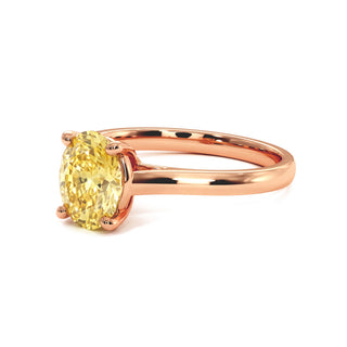 Bague Montaigne Ovale, diamant jaune de laboratoire, vue de trois-quarts, or rose 18 carats — Maison Laveran Paris