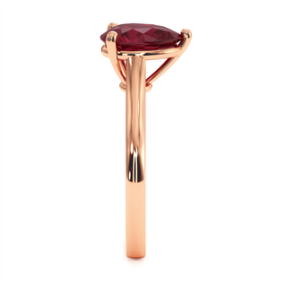 Montaigne Ring, pear-cut synthetic ruby (lab-created stone), profile view, 18k rose gold — Maison Laveran Paris