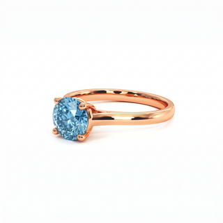 Montaigne Round Ring, blue lab-grown diamond, three-quarter view, 18k rose gold — Maison Laveran Paris