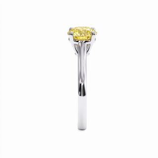 Montaigne-Ring im Rundschliff, gelber Labordiamant, Seitenansicht, 18 Karat Weißgold oder Platin 950 — Maison Laveran Paris