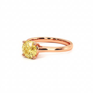 Montaigne-Ring im Rundschliff, gelber Labordiamant, Dreiviertelansicht, 18 Karat Roségold — Maison Laveran Paris