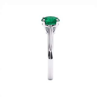 Montaigne Ring, round-cut synthetic emerald (lab-created stone), profile view, 18k white gold or 950 platinum — Maison Laveran Paris