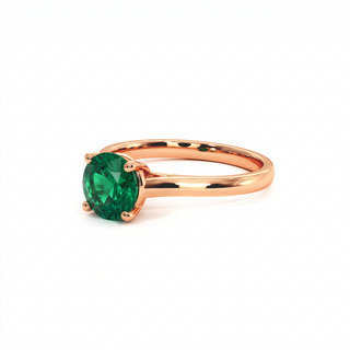 Montaigne Ring, round-cut synthetic emerald (lab-created stone), three-quarter view, 18k rose gold — Maison Laveran Paris