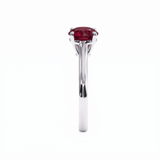 Montaigne Ring, round-cut synthetic ruby (lab-created stone), profile view, 18k white gold or 950 platinum — Maison Laveran Paris