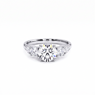 Bague Mozart, solitaire diamant rond et diamants dégressifs, or blanc 18 carats ou platine 950 — Maison Laveran Paris