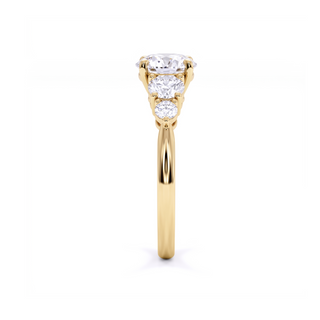 Bague Mozart, solitaire diamant rond et diamants dégressifs, or jaune 18 carats — Maison Laveran Paris