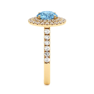 Bague Odéon Double Halo Rond, diamant bleu de laboratoire, vue de profil, or jaune 18 carats — Maison Laveran Paris