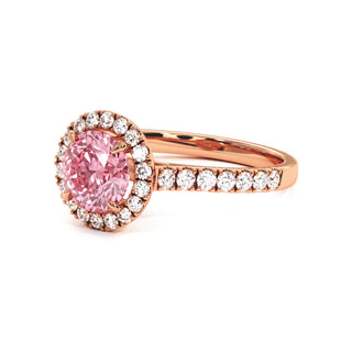 Bague Odéon Rond, diamant rose de laboratoire, vue de trois-quarts, or rose 18 carats — Maison Laveran Paris