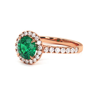 Odéon Round Ring, synthetic emerald (lab-created stone), three-quarter view, 18k rose gold — Maison Laveran Paris