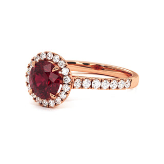 Odéon Round Ring, synthetic ruby (lab-created stone), three-quarter view, 18k rose gold — Maison Laveran Paris