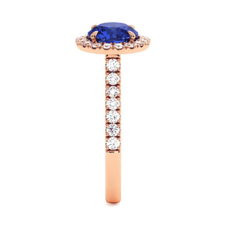 Bague Odéon Rond, saphir bleu synthétique (pierre de synthèse), vue de profil, or rose 18 carats — Maison Laveran Paris