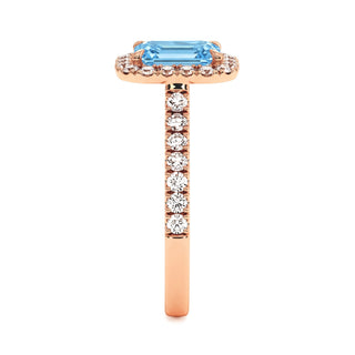 Bague Odéon Taille Émeraude, diamant bleu de laboratoire, vue de profil, or rose 18 carats — Maison Laveran Paris