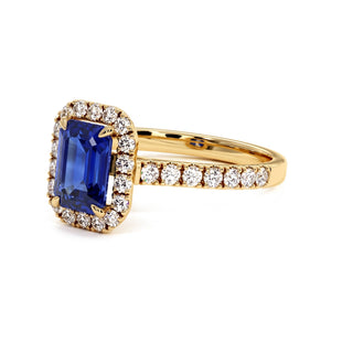Odéon Emerald Cut Ring, synthetic blue sapphire (lab-created stone), three-quarter view, 18k yellow gold — Maison Laveran Paris