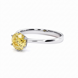 Bague Palais Royal, diamant jaune de laboratoire, vue de trois-quarts, or blanc 18 carats ou platine 950 — Maison Laveran Paris
