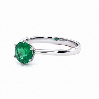 Bague Palais Royal, émeraude synthétique (pierre de synthèse), vue de trois-quarts, or blanc 18 carats ou platine 950 — Maison Laveran Paris